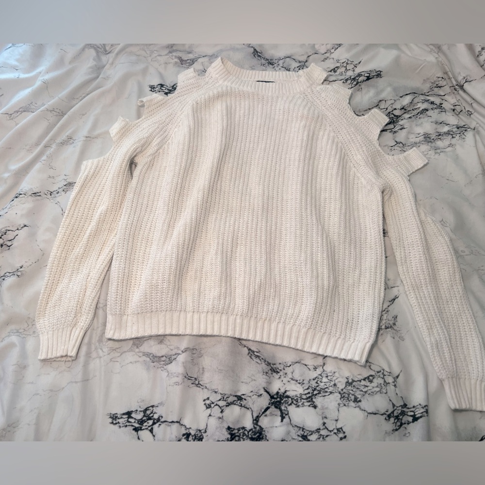 White sweater with cold shoulder slits for a classy look!